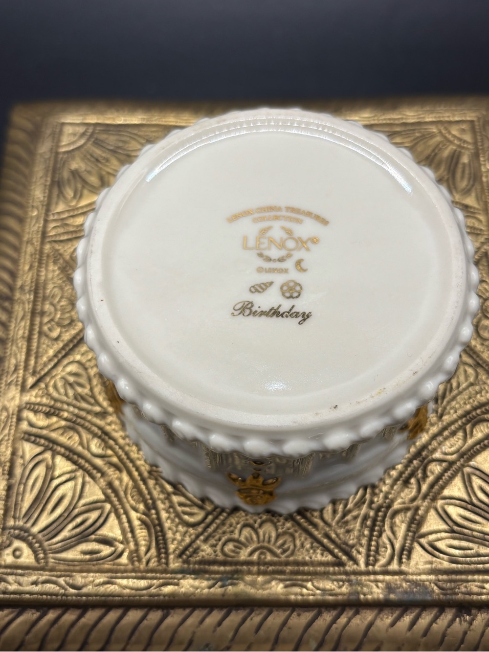 Lenox White and Gold Porcelain Trinket Box Birthday Cake - Picture 5 of 9